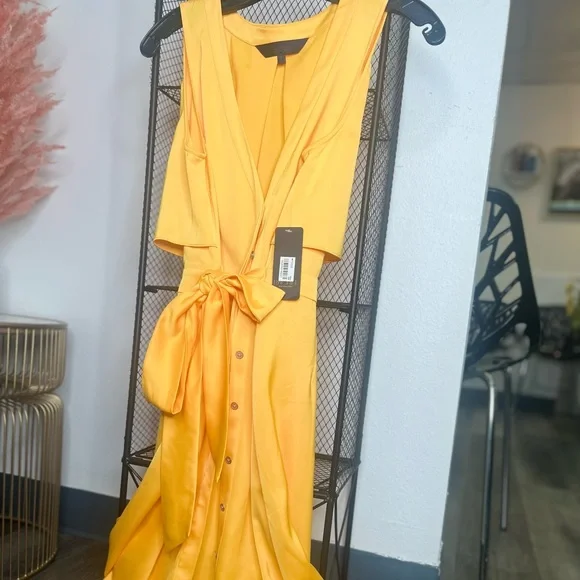 rachel yellow dress Green Embroidered Friends TV Show – LausenCrafts so the bodice is similar as a corset top Rachel Allan Homecoming Dress, Yellow